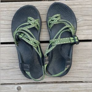 Women’s Chacos size 6, Green